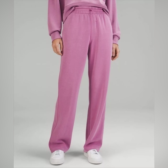 NWT Lululemon Softstreme High Rise Straight Leg Pant Velvet Dust Pink 10 - Picture 1 of 7